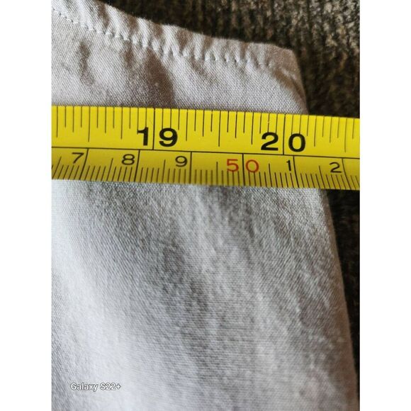 F56 Sheilay Gray Top with Flower - Picture 5 of 7